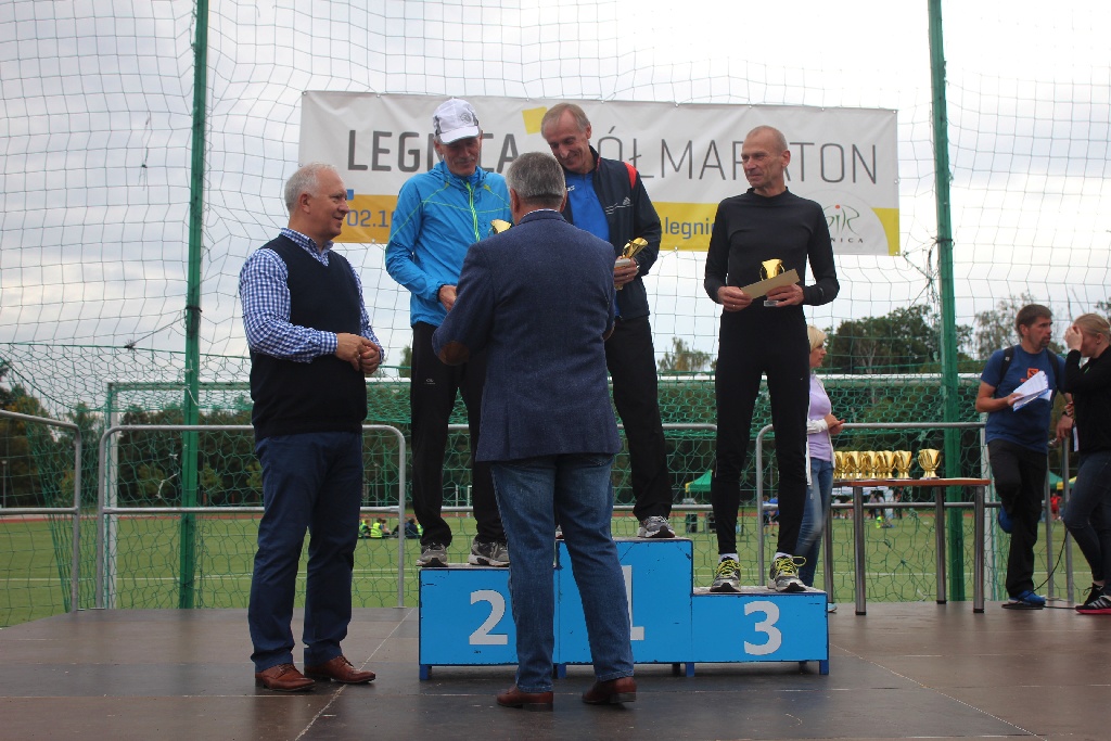 Wręczenie nagród dla biegaczy Legnickiego Półmaratonu (4)