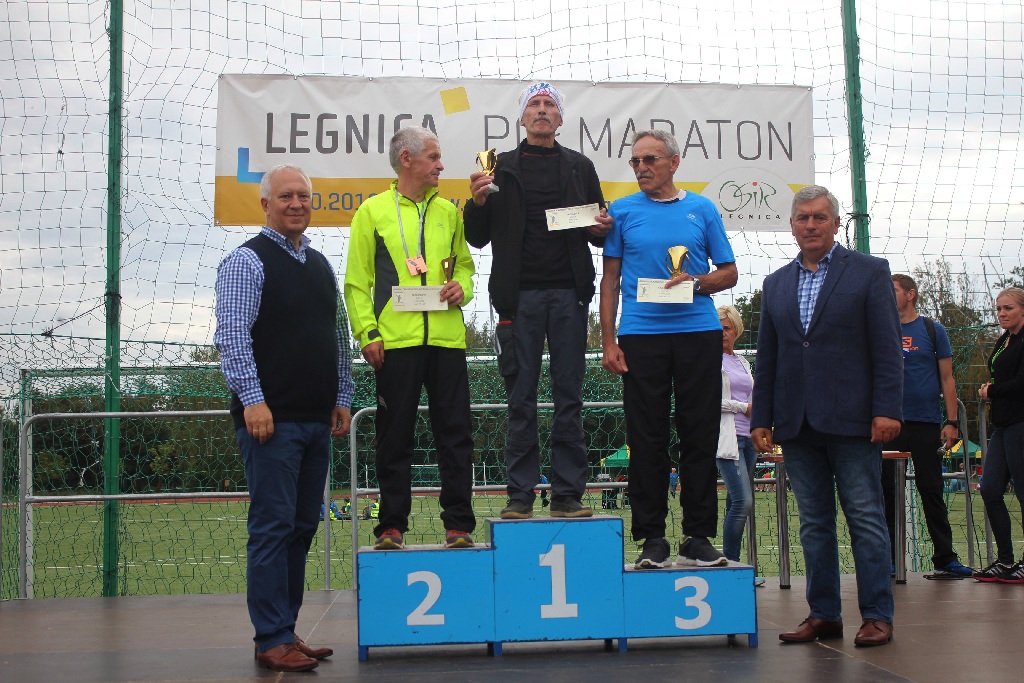 Wręczenie nagród dla biegaczy Legnickiego Półmaratonu (4)