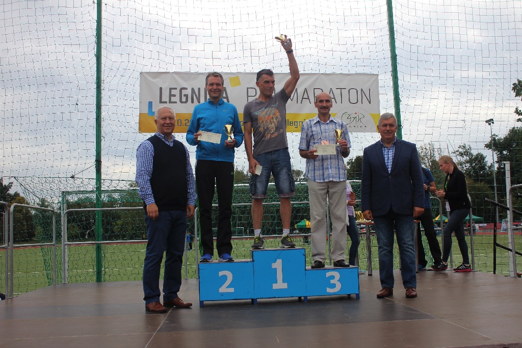 Wręczenie nagród dla biegaczy Legnickiego Półmaratonu (4)