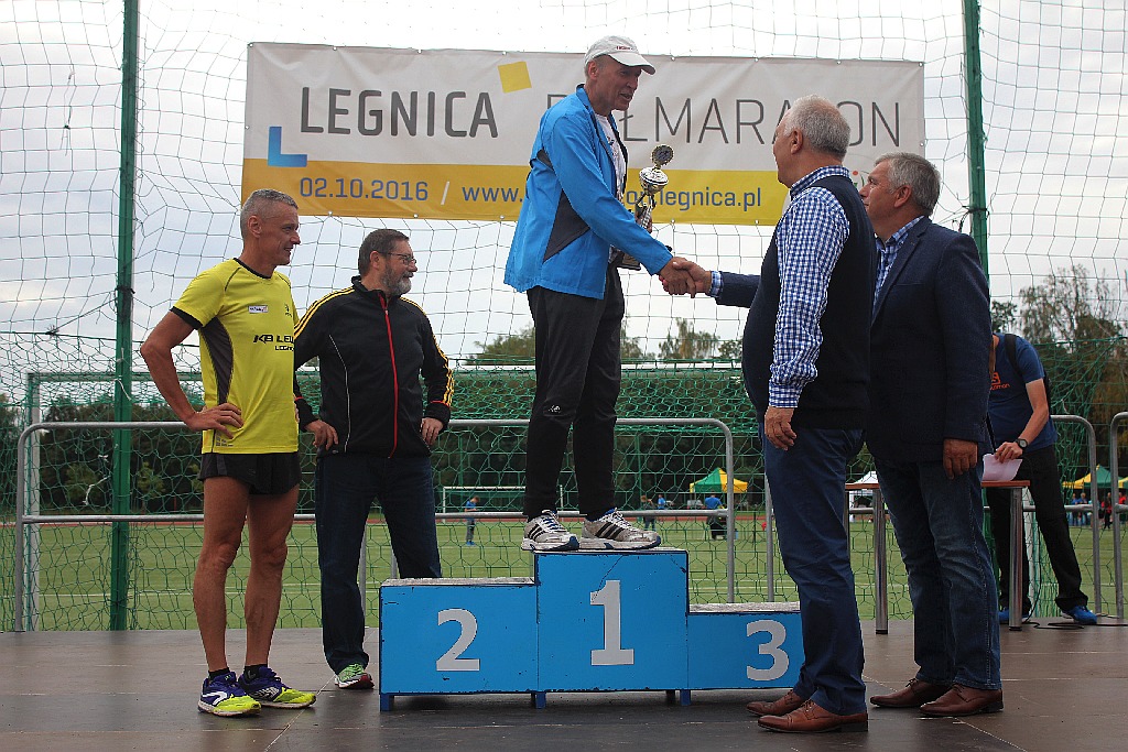 Wręczenie nagród dla biegaczy Legnickiego Półmaratonu (4)