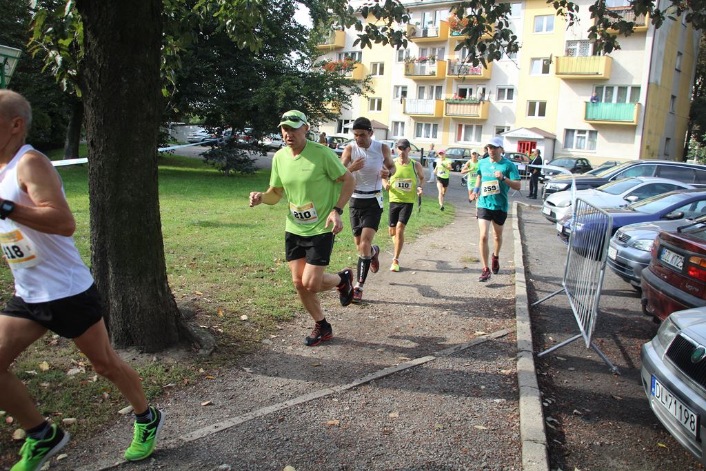 Na trasie Legnickiego Półmaratonu rywalizowano o miejsca (5)