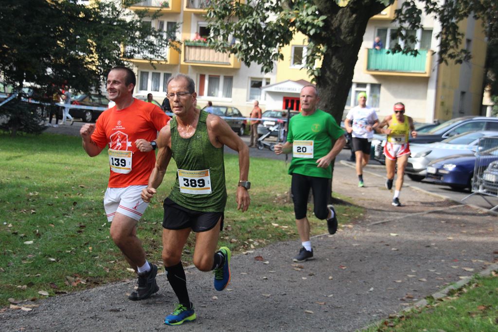 Na trasie Legnickiego Półmaratonu rywalizowano o miejsca (5)