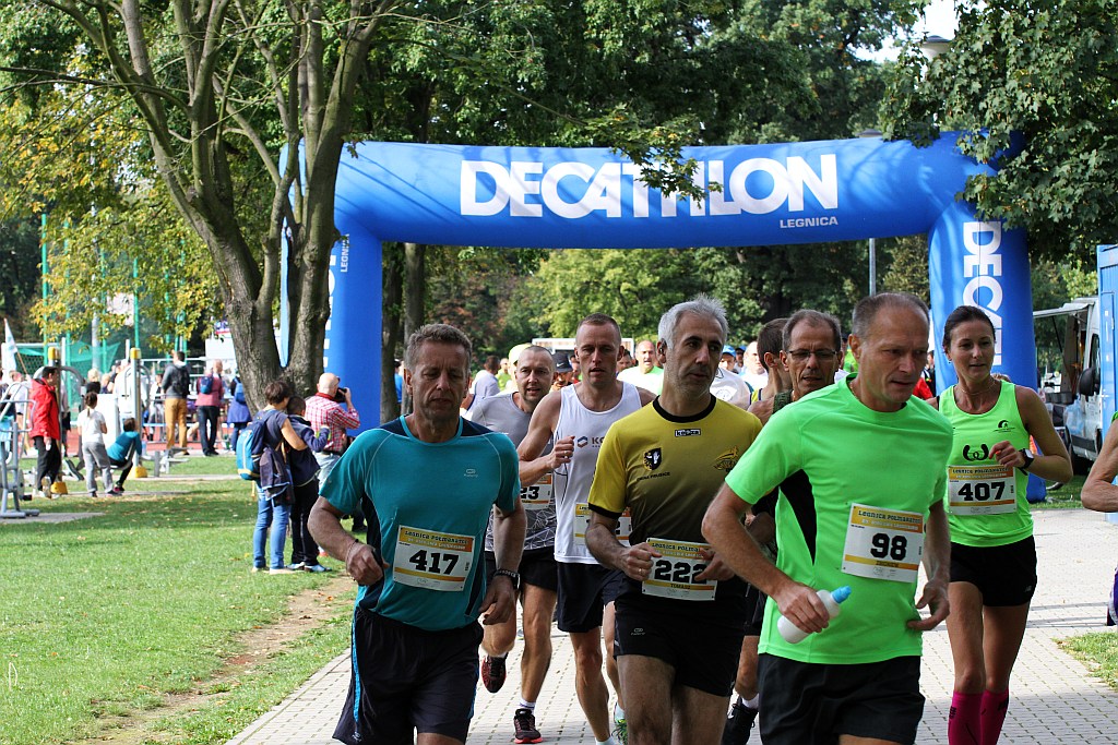 Ponad 400 biegaczy wystartowało w Legnickim Półmaratonie (1)