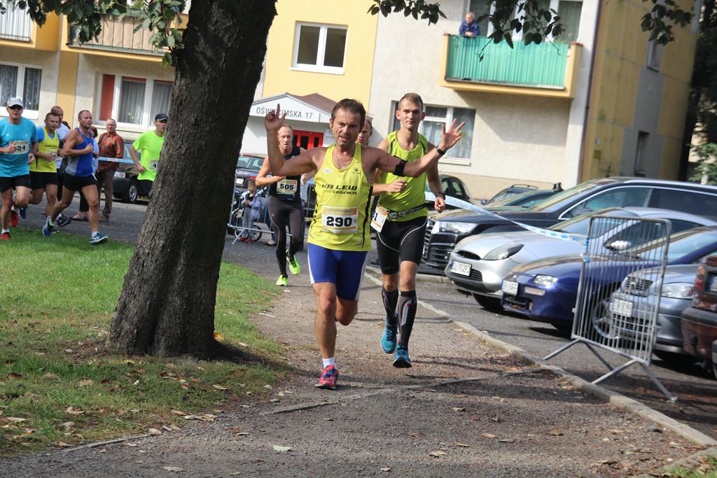 Na trasie Legnickiego Półmaratonu rywalizowano o miejsca (5)