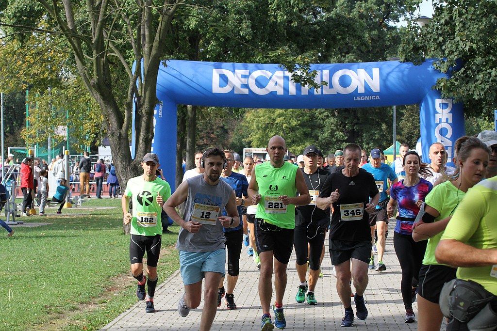 Ponad 400 biegaczy wystartowało w Legnickim Półmaratonie (1)