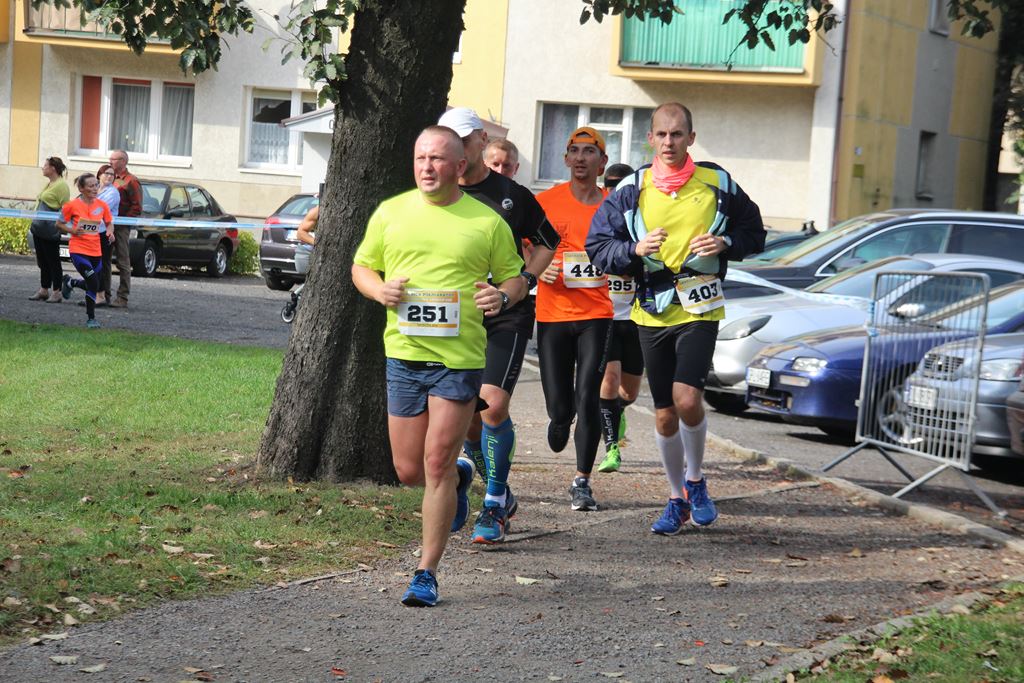 Na trasie Legnickiego Półmaratonu rywalizowano o miejsca (5)