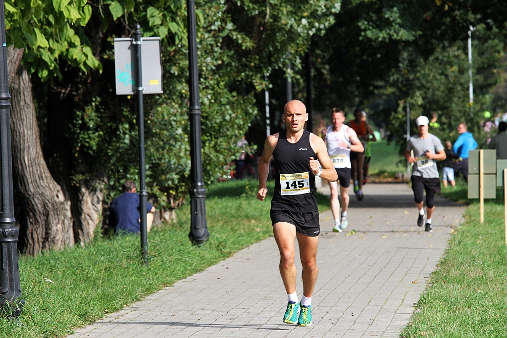Ponad 400 biegaczy wystartowało w Legnickim Półmaratonie (1)