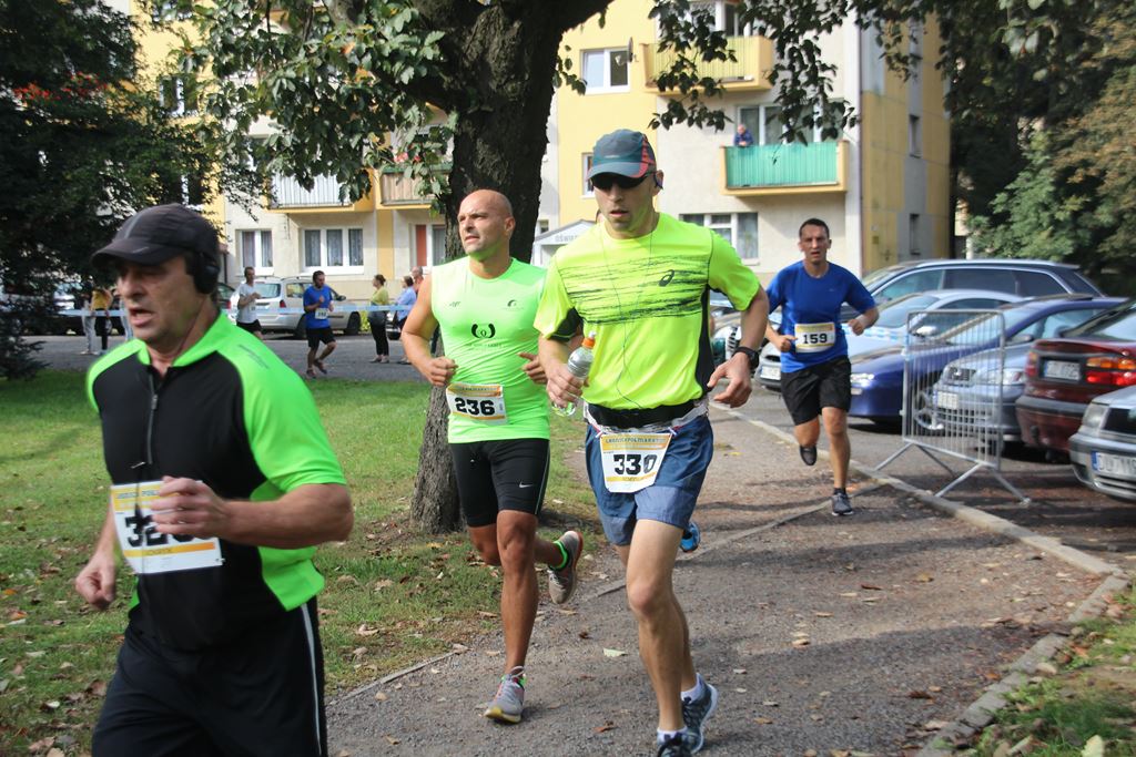 Na trasie Legnickiego Półmaratonu rywalizowano o miejsca (5)