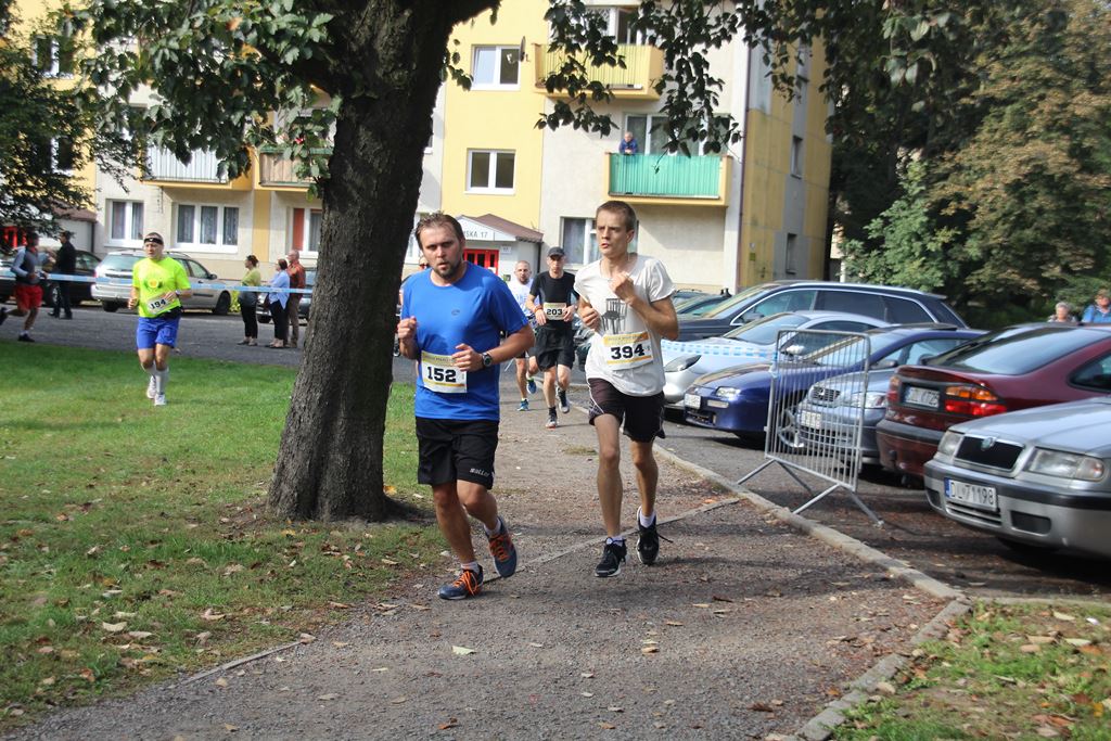 Na trasie Legnickiego Półmaratonu rywalizowano o miejsca (5)