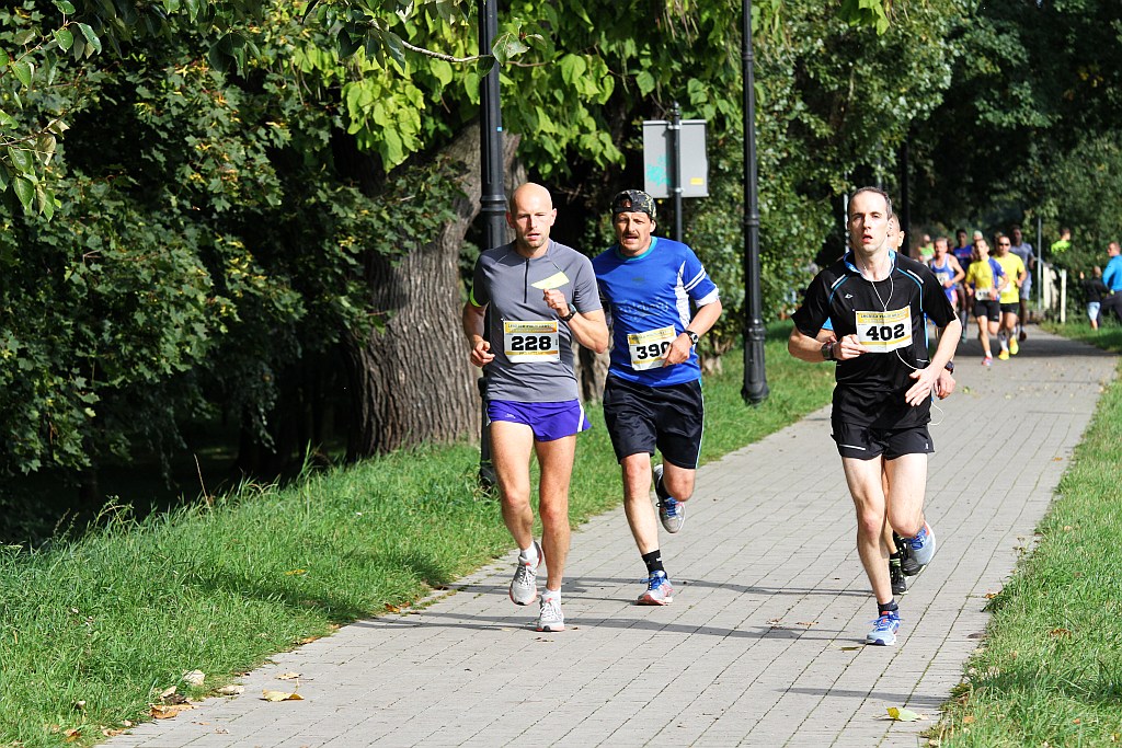 Ponad 400 biegaczy wystartowało w Legnickim Półmaratonie (1)