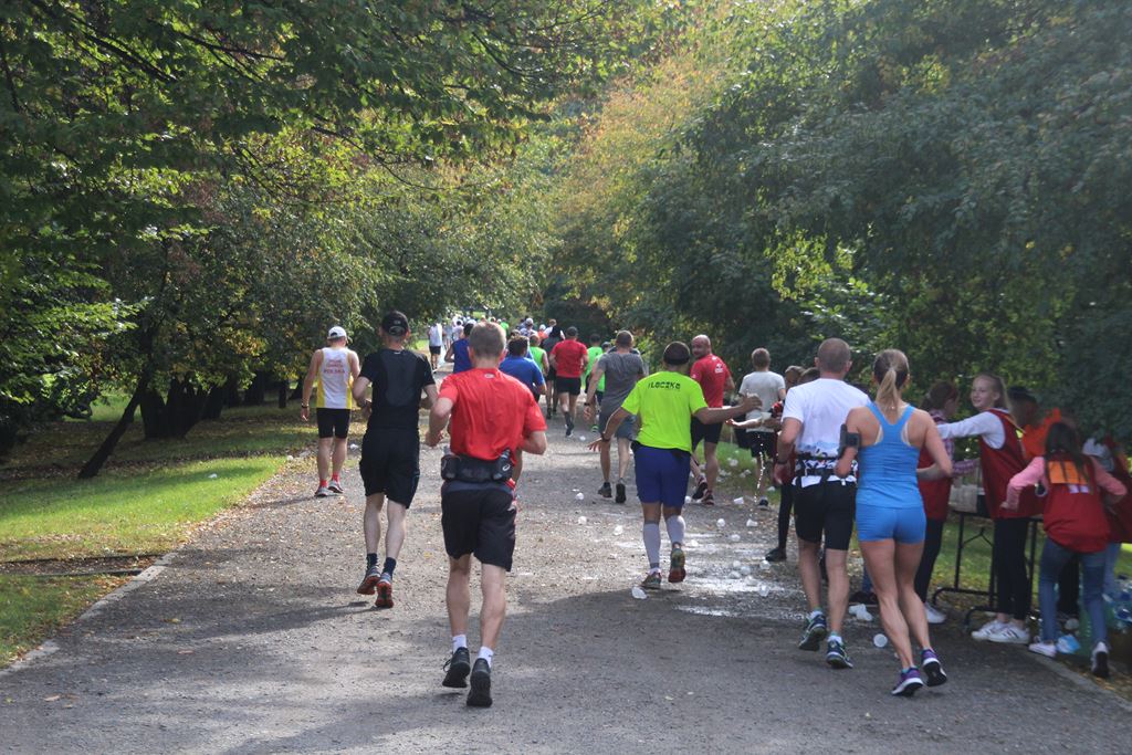Na trasie Legnickiego Półmaratonu rywalizowano o miejsca (5)