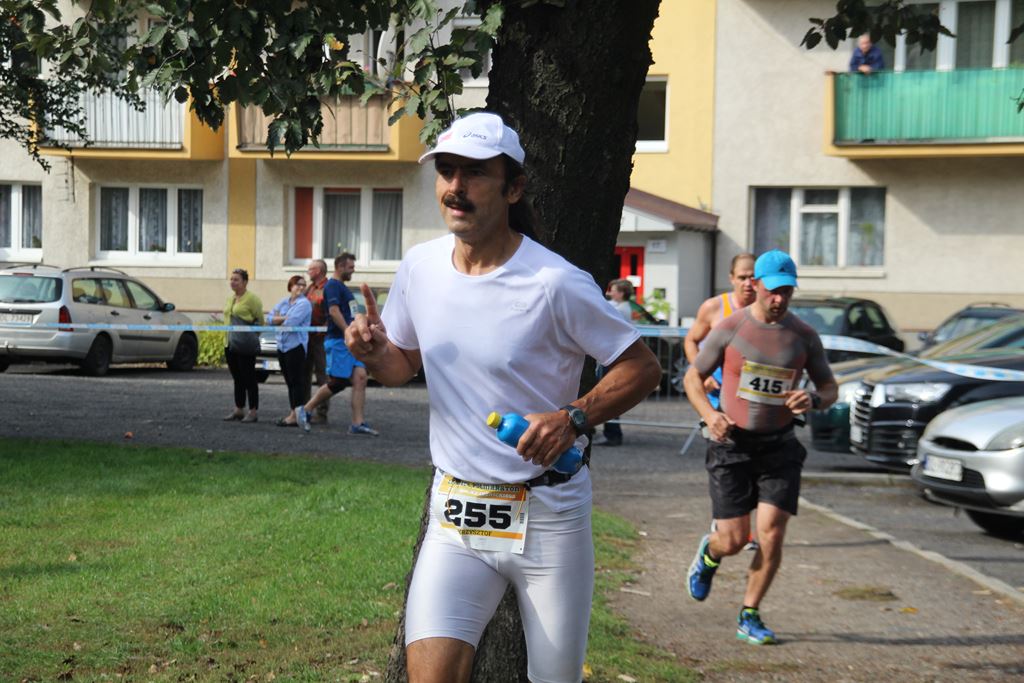 Na trasie Legnickiego Półmaratonu rywalizowano o miejsca (5)