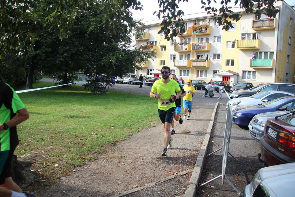 Na trasie Legnickiego Półmaratonu rywalizowano o miejsca (5)
