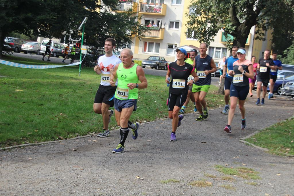 Na trasie Legnickiego Półmaratonu rywalizowano o miejsca (5)