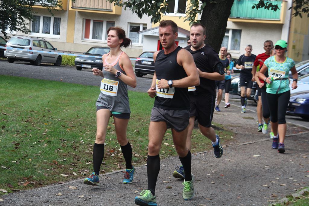 Na trasie Legnickiego Półmaratonu rywalizowano o miejsca (5)