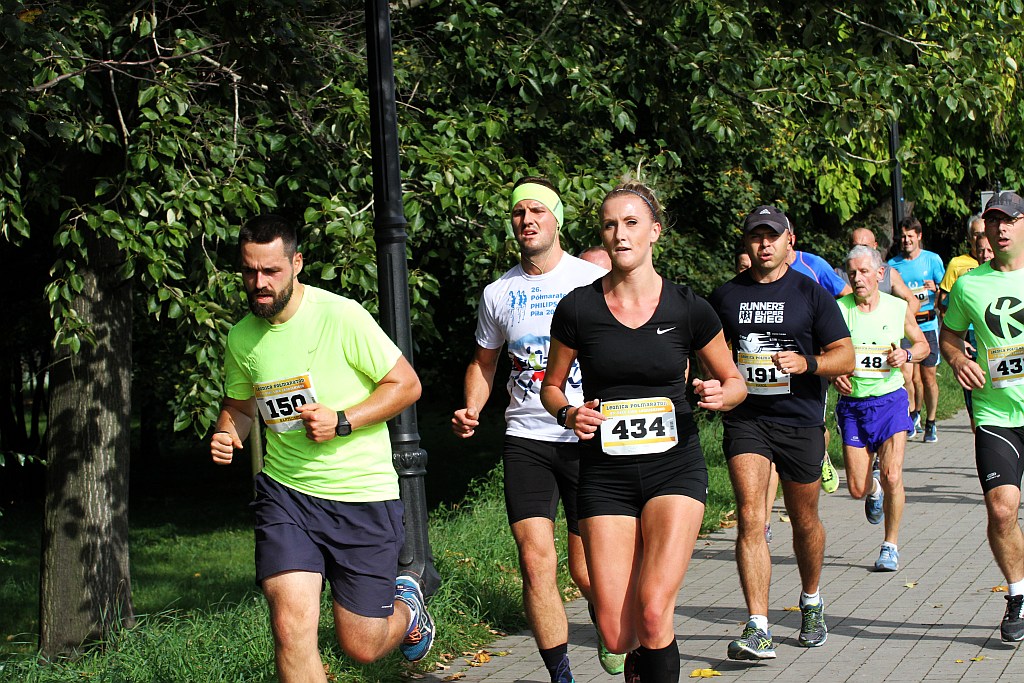 Ponad 400 biegaczy wystartowało w Legnickim Półmaratonie (1)