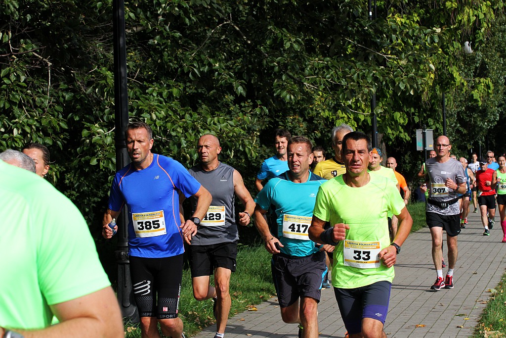 Ponad 400 biegaczy wystartowało w Legnickim Półmaratonie (1)