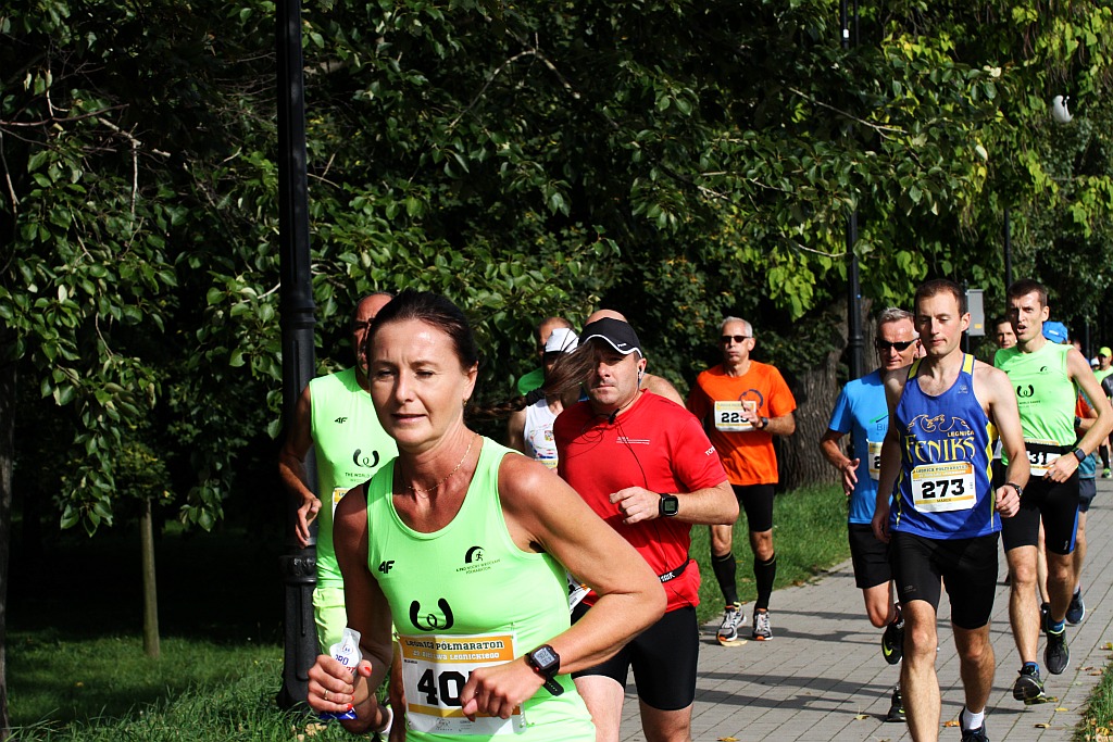 Ponad 400 biegaczy wystartowało w Legnickim Półmaratonie (1)