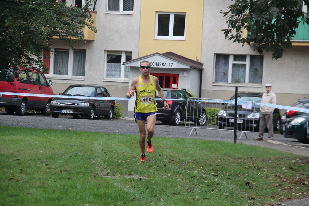 Na trasie Legnickiego Półmaratonu rywalizowano o miejsca (5)
