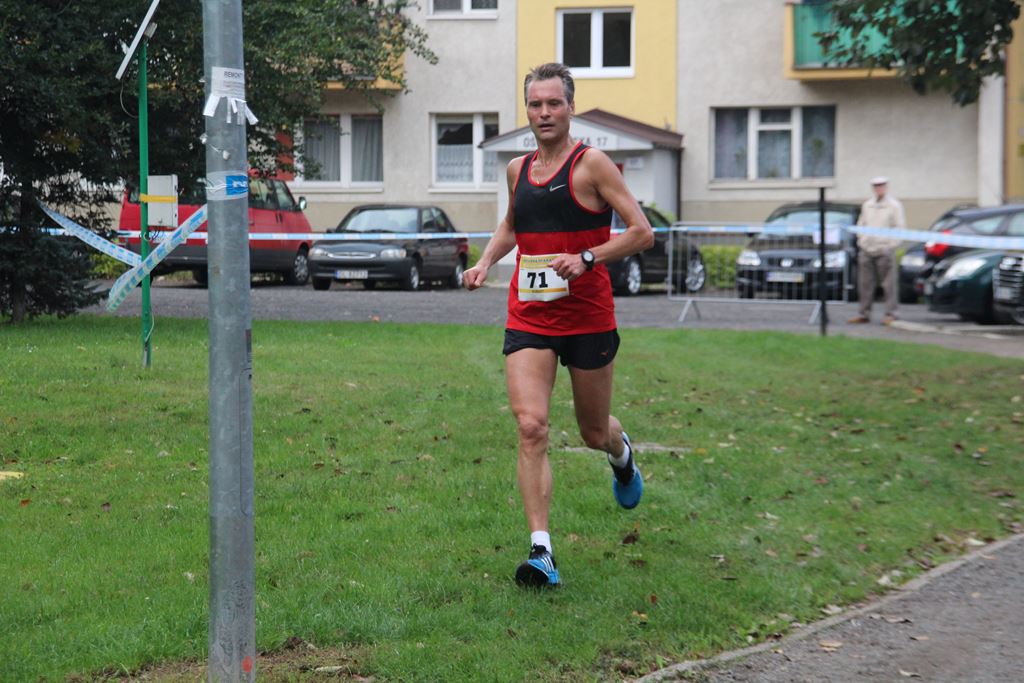 Na trasie Legnickiego Półmaratonu rywalizowano o miejsca (5)