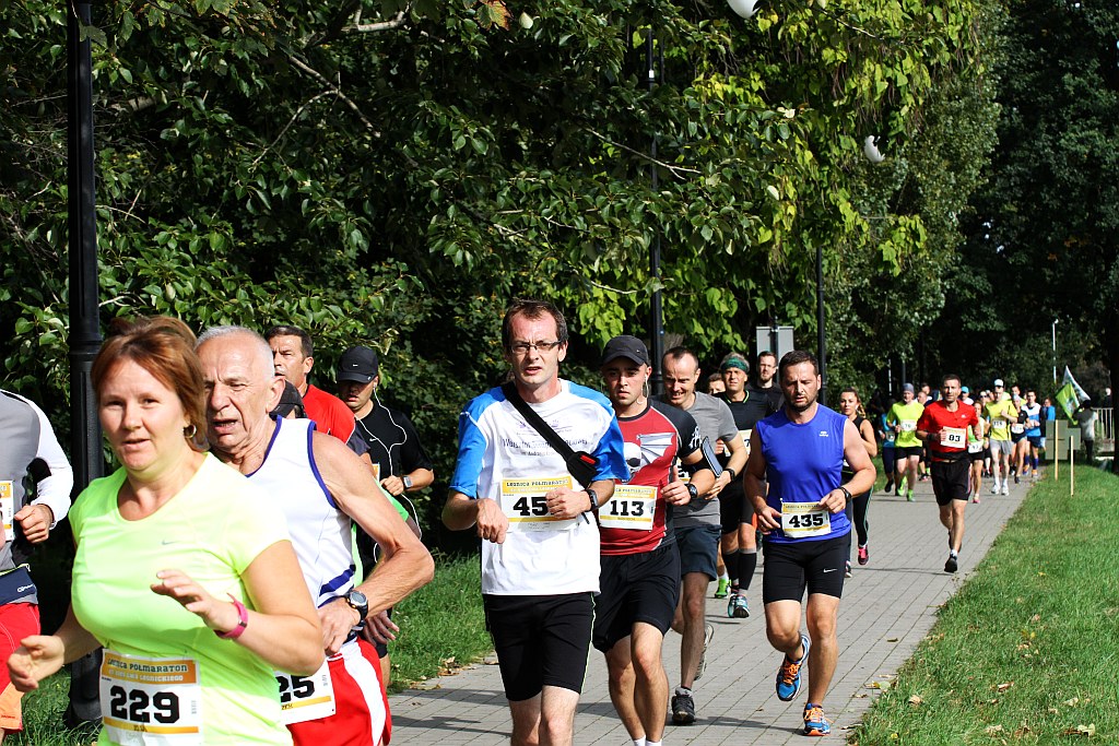 Ponad 400 biegaczy wystartowało w Legnickim Półmaratonie (1)