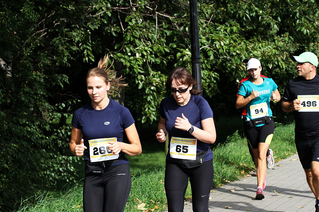 Ponad 400 biegaczy wystartowało w Legnickim Półmaratonie (1)