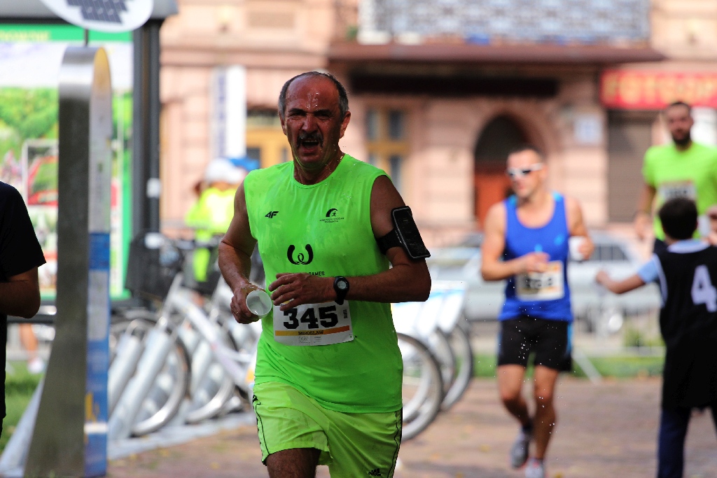 Viktor Nagirnjak z Ukrainy zwycięzca Legnickiego Półmaratonu (2)