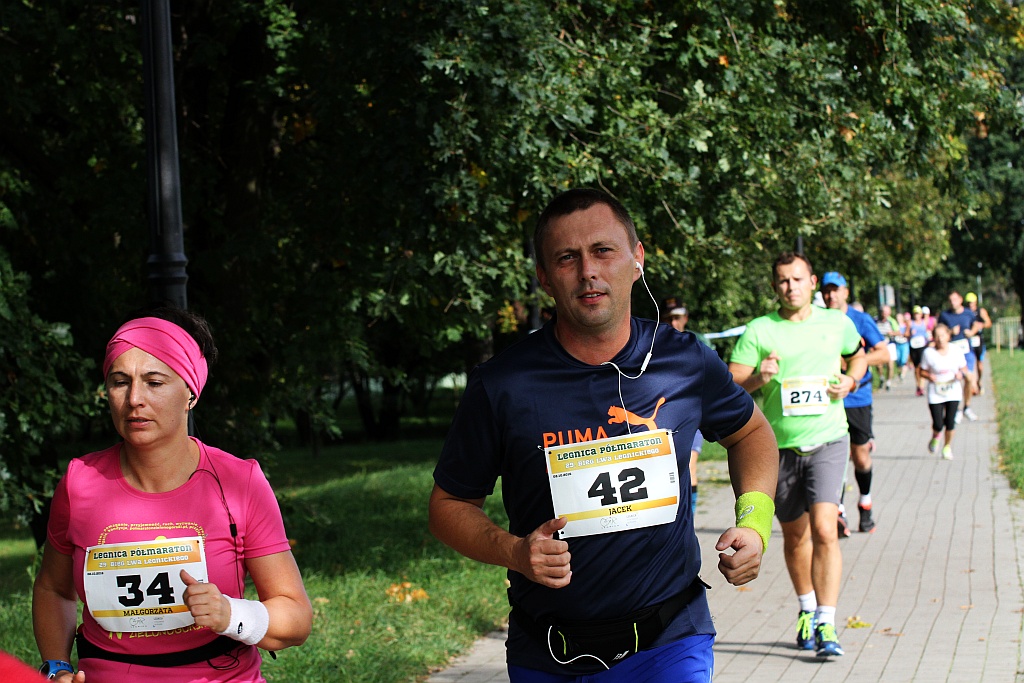 Ponad 400 biegaczy wystartowało w Legnickim Półmaratonie (1)