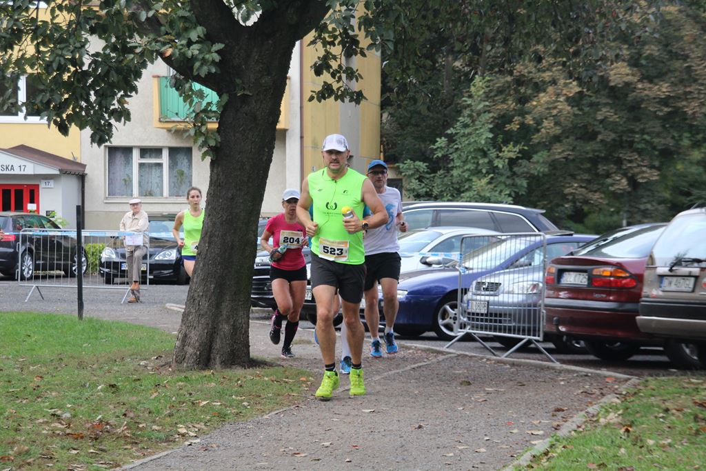 Na trasie Legnickiego Półmaratonu rywalizowano o miejsca (5)