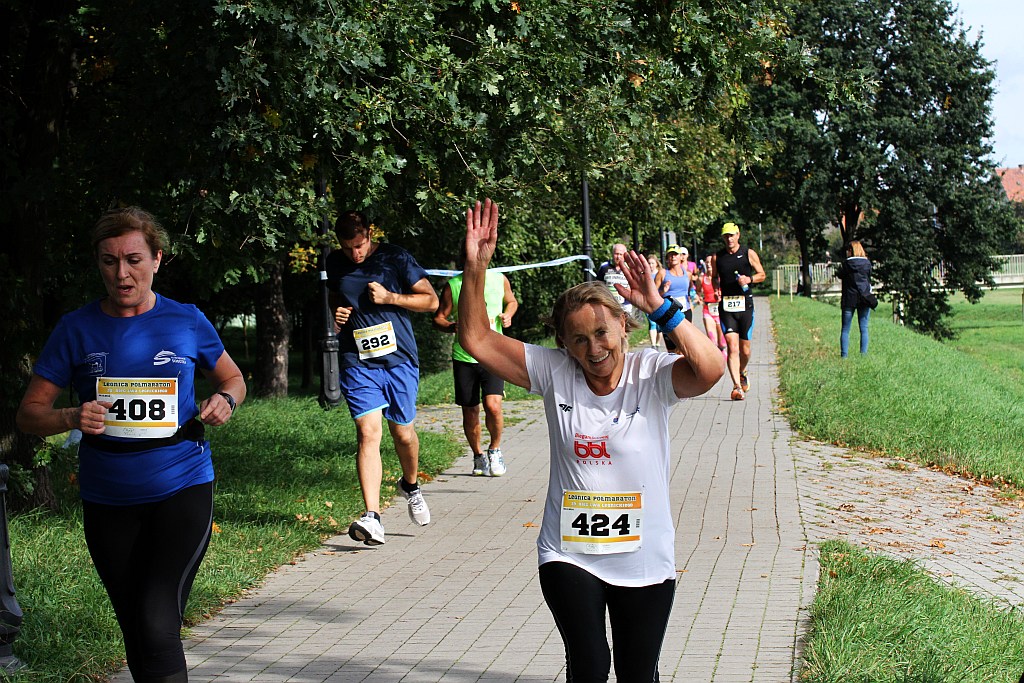 Ponad 400 biegaczy wystartowało w Legnickim Półmaratonie (1)