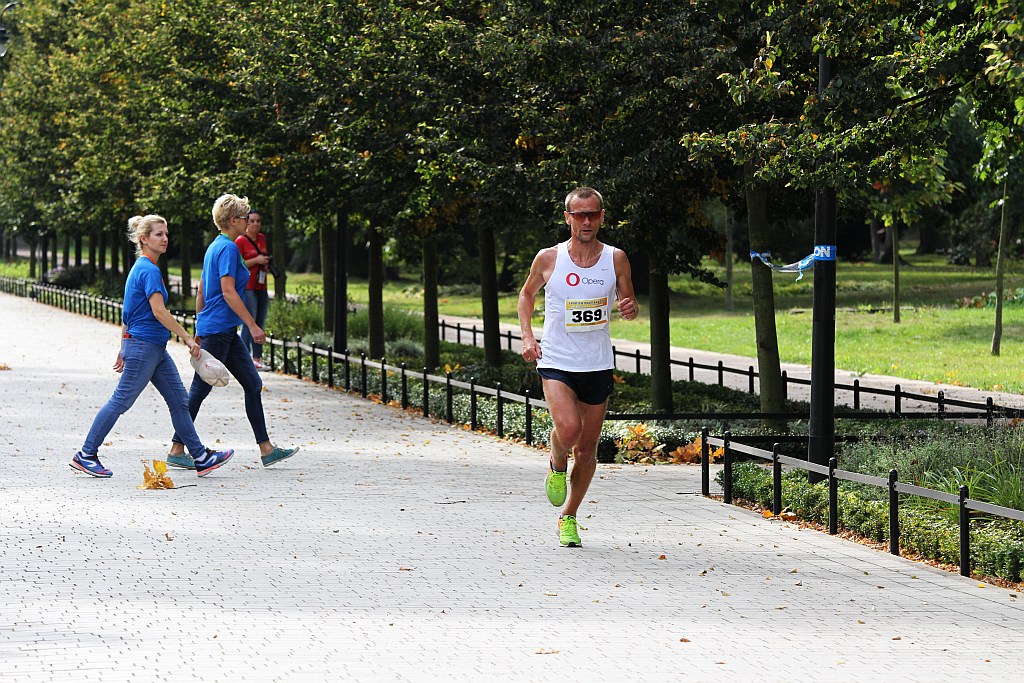 Ponad 400 biegaczy wystartowało w Legnickim Półmaratonie (1)