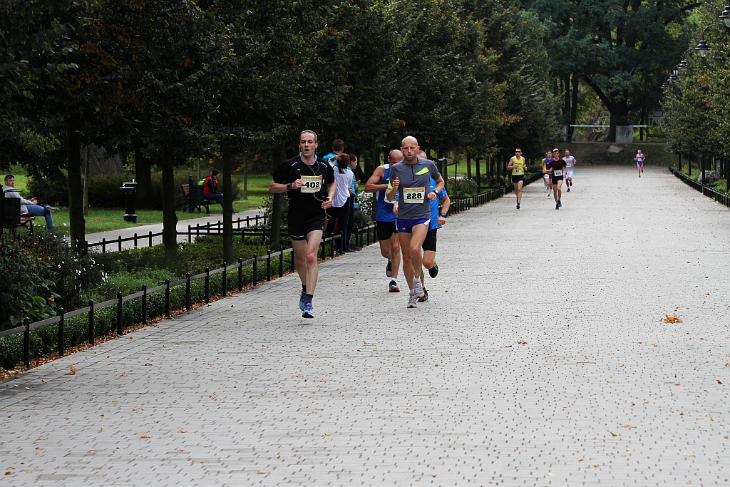 Ponad 400 biegaczy wystartowało w Legnickim Półmaratonie (1)