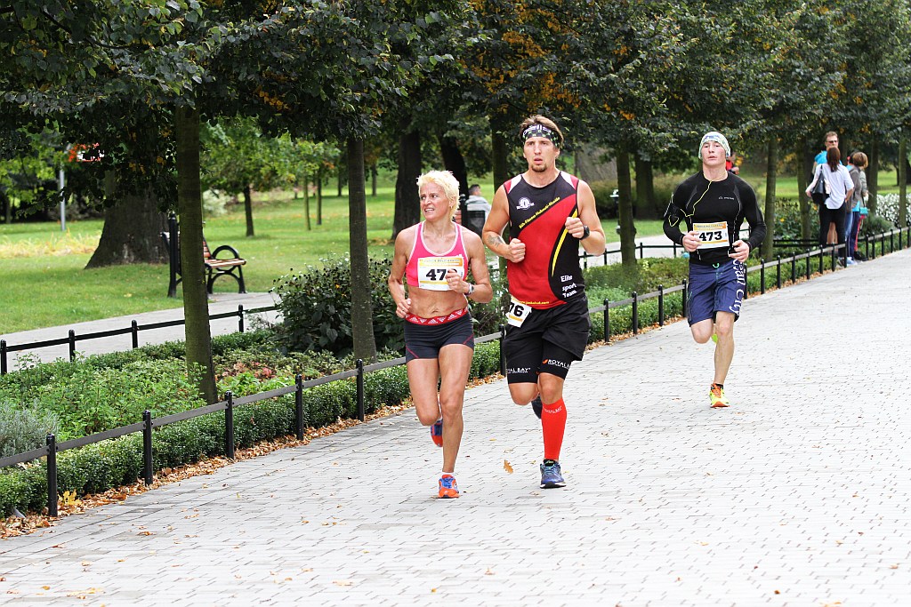 Ponad 400 biegaczy wystartowało w Legnickim Półmaratonie (1)
