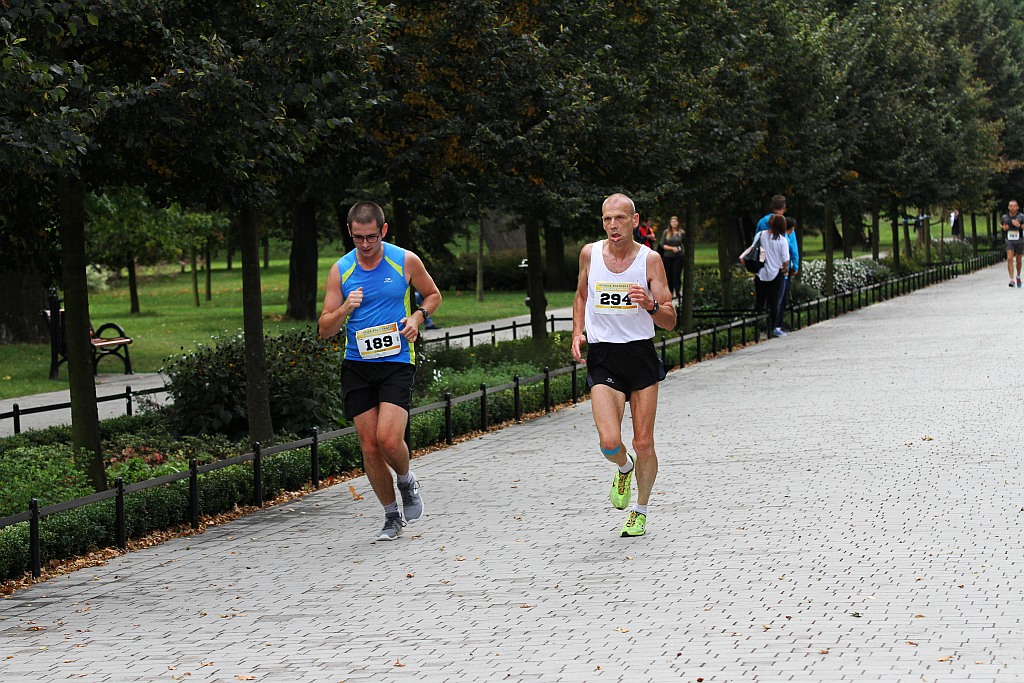Ponad 400 biegaczy wystartowało w Legnickim Półmaratonie (1)