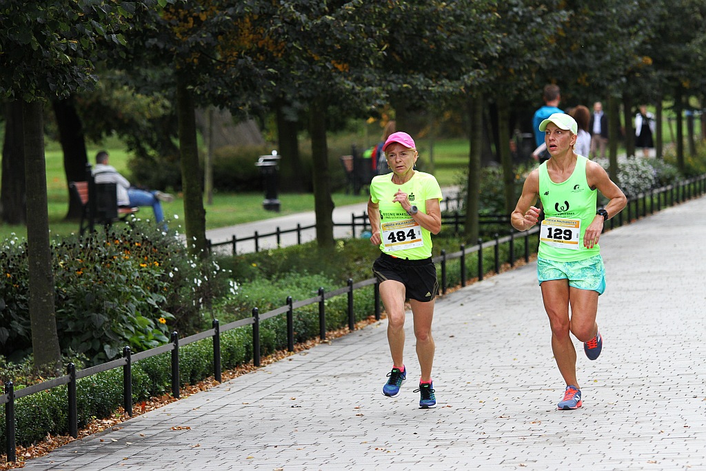 Ponad 400 biegaczy wystartowało w Legnickim Półmaratonie (1)