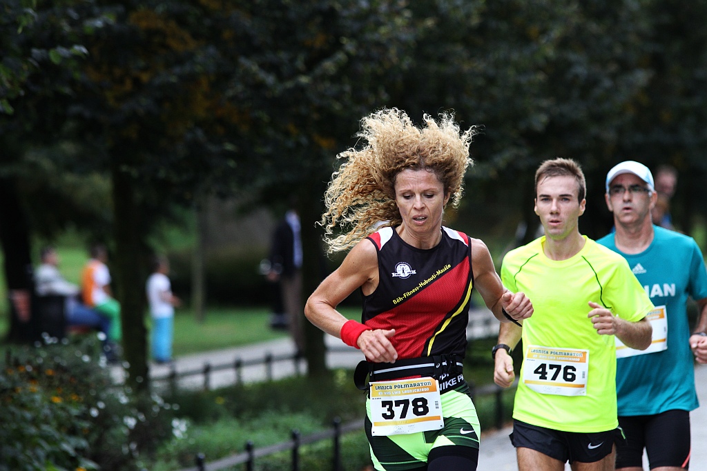 Ponad 400 biegaczy wystartowało w Legnickim Półmaratonie (1)