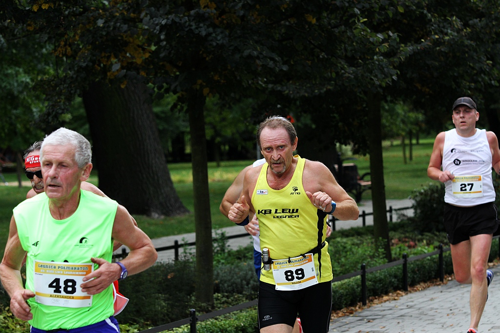 Ponad 400 biegaczy wystartowało w Legnickim Półmaratonie (1)