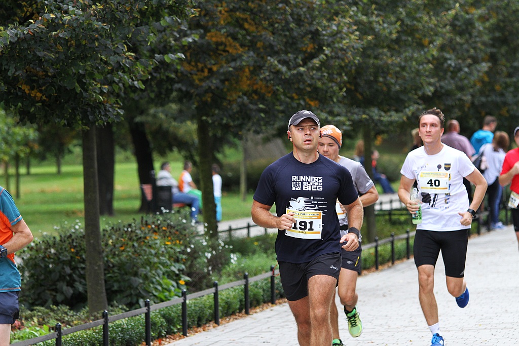 Ponad 400 biegaczy wystartowało w Legnickim Półmaratonie (1)