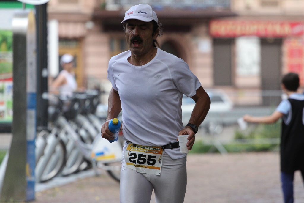 Viktor Nagirnjak z Ukrainy zwycięzca Legnickiego Półmaratonu (2)