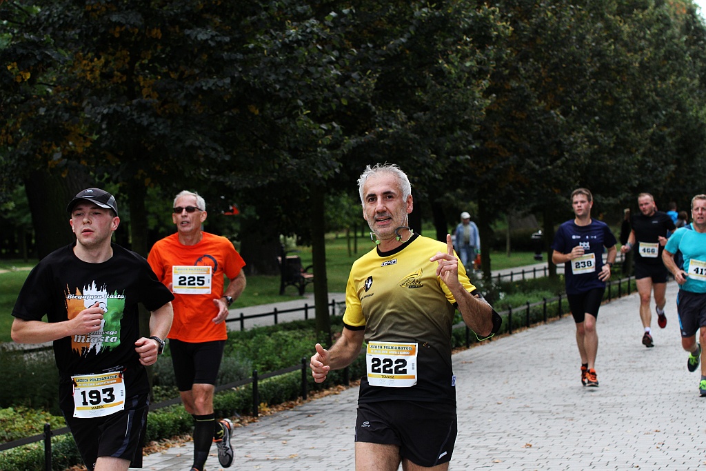 Ponad 400 biegaczy wystartowało w Legnickim Półmaratonie (1)