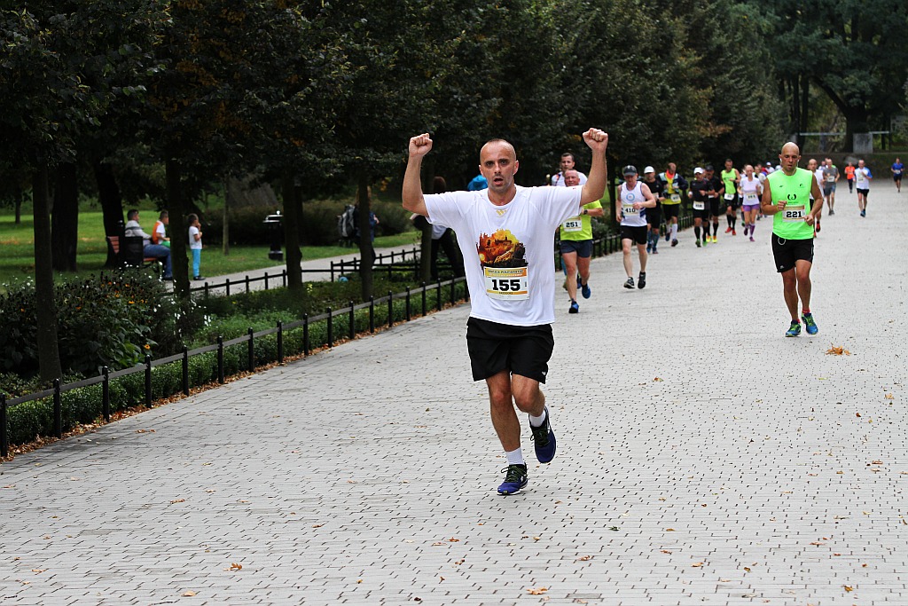 Ponad 400 biegaczy wystartowało w Legnickim Półmaratonie (1)