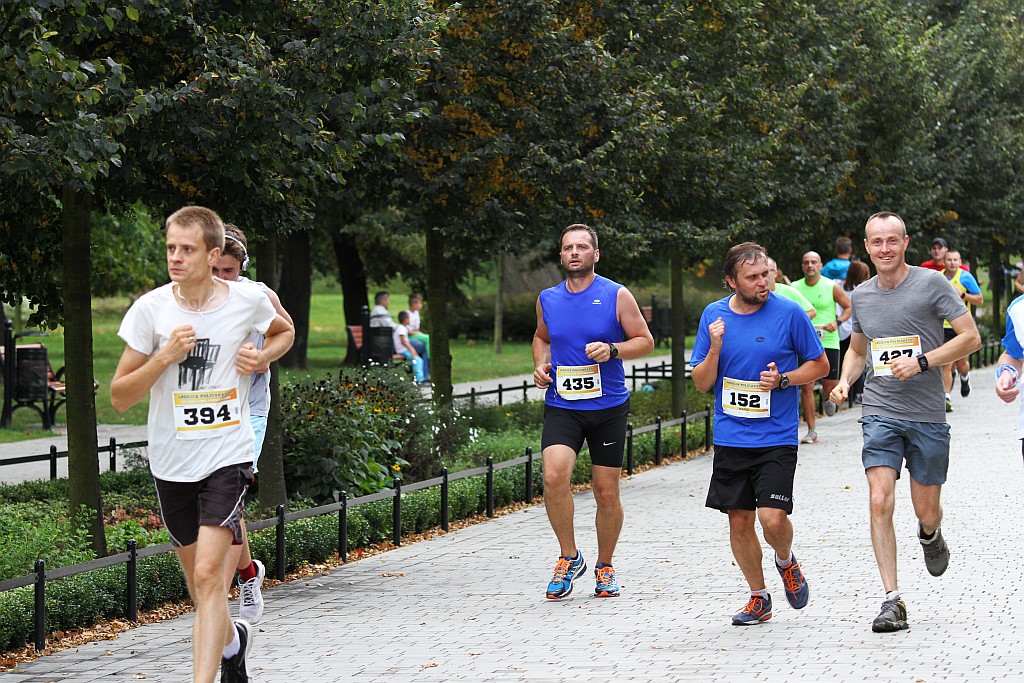 Ponad 400 biegaczy wystartowało w Legnickim Półmaratonie (1)