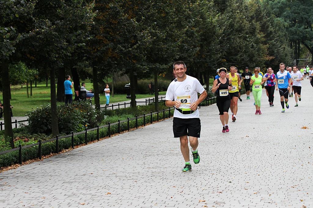 Ponad 400 biegaczy wystartowało w Legnickim Półmaratonie (1)