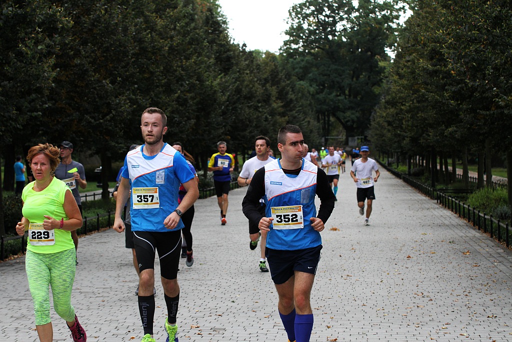 Ponad 400 biegaczy wystartowało w Legnickim Półmaratonie (1)