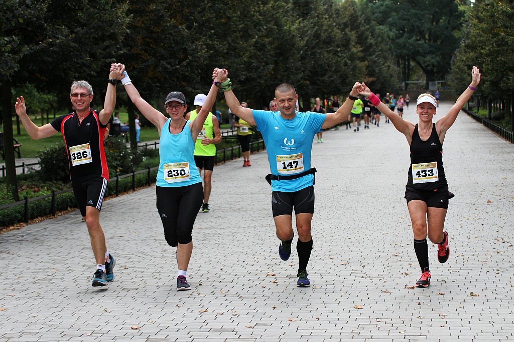Ponad 400 biegaczy wystartowało w Legnickim Półmaratonie (1)