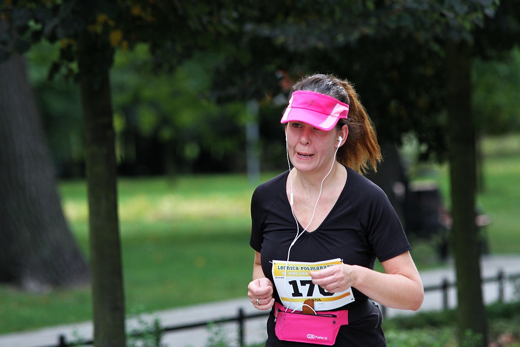 Ponad 400 biegaczy wystartowało w Legnickim Półmaratonie (1)