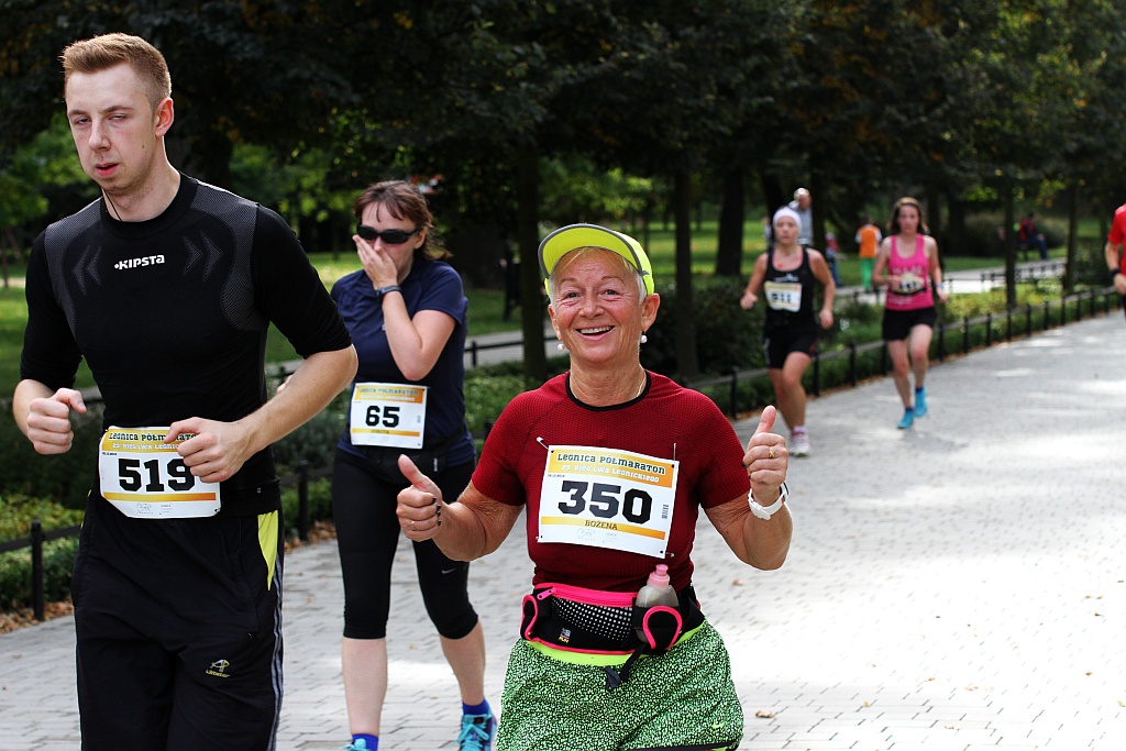 Ponad 400 biegaczy wystartowało w Legnickim Półmaratonie (1)