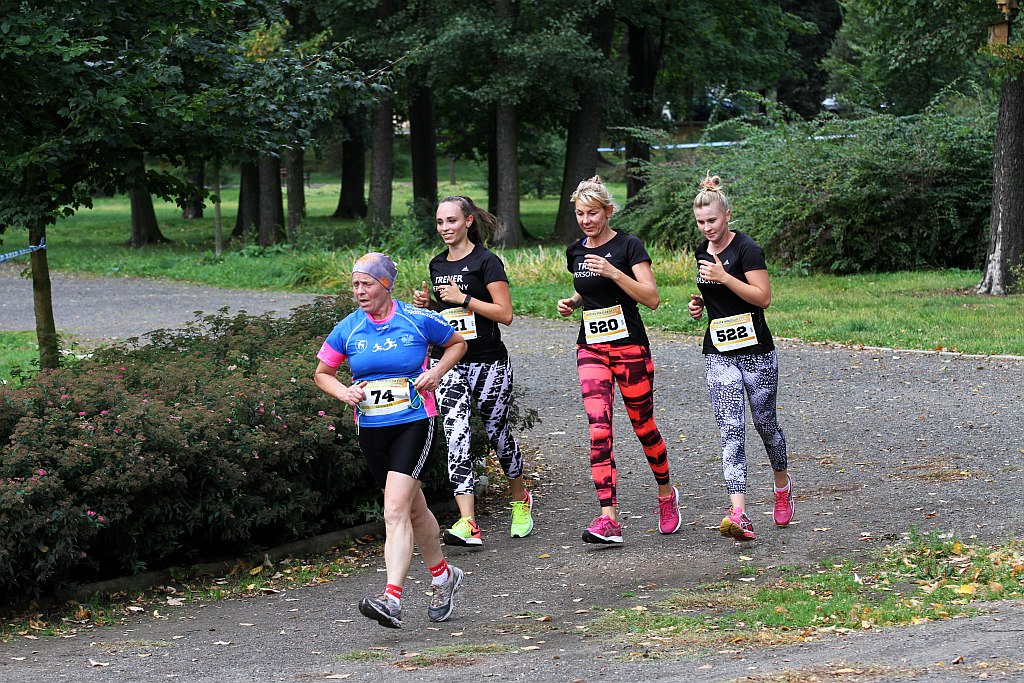 Ponad 400 biegaczy wystartowało w Legnickim Półmaratonie (1)