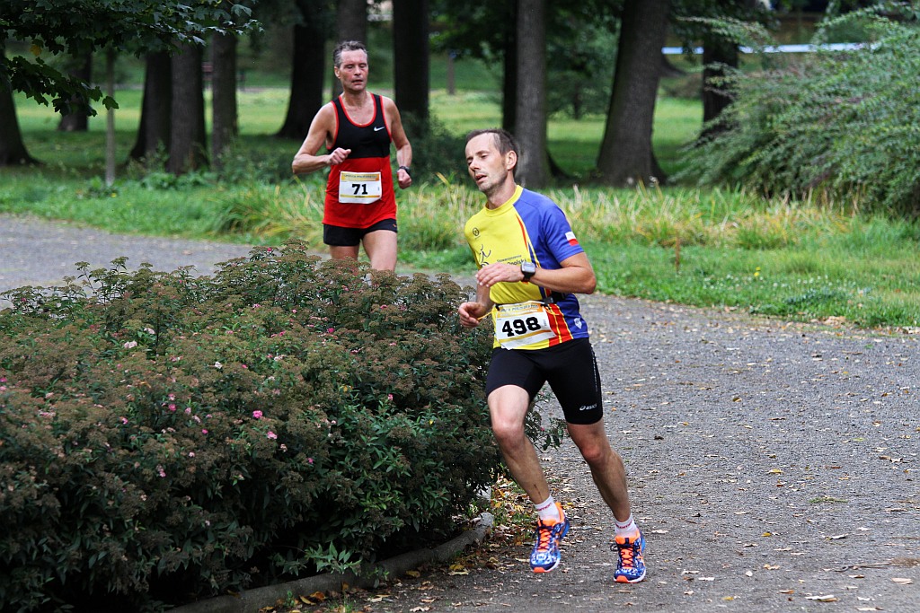 Ponad 400 biegaczy wystartowało w Legnickim Półmaratonie (1)