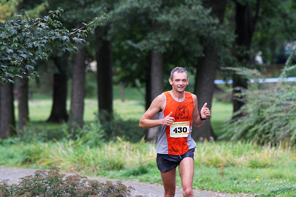 Ponad 400 biegaczy wystartowało w Legnickim Półmaratonie (1)